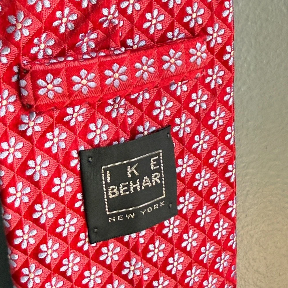 Ike Behar Silk Necktie Red Blue Ditsy Floral Jacquard Preppy Ivy League Made USA